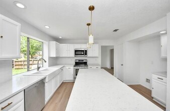 3223 Deer Valley Dr in Spring, TX - Building Photo - Building Photo
