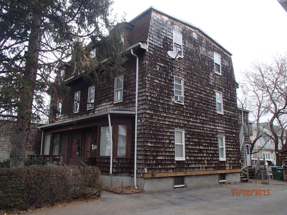 326 Main St in Medford, MA - Building Photo