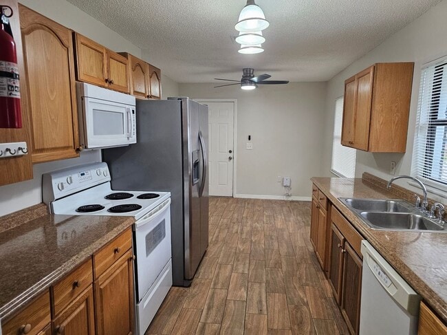 314 E Fletcher St in Kissimmee, FL - Building Photo - Building Photo
