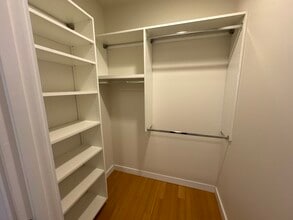 595 Albany St, Unit 302 in Boston, MA - Foto de edificio - Building Photo