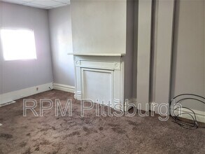 4554 Rosina Way in Pittsburgh, PA - Building Photo - Building Photo