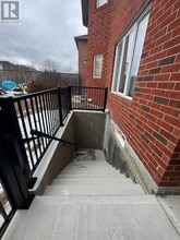 1215 Wadebridge Crescent in Oshawa, ON - Building Photo - Building Photo