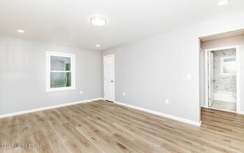 204 W Warfield St in Elizabethtown, KY - Building Photo - Building Photo