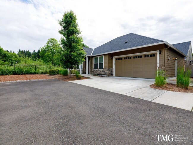 8219 NE 20th St in Vancouver, WA - Foto de edificio - Building Photo