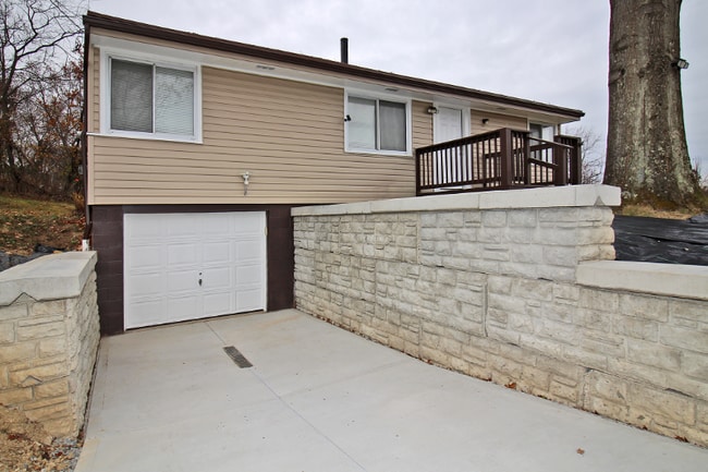 322 Hays Rd in Pittsburgh, PA - Building Photo - Building Photo