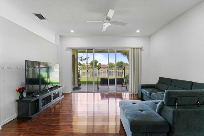 4294 Diamond Ter in Weston, FL - Building Photo - Building Photo