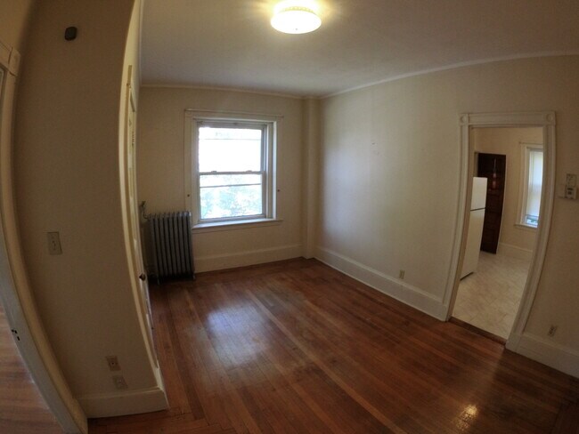 36 High St, Unit 5 in Brookline, MA - Building Photo - Building Photo