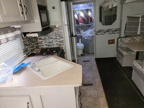 446 Co Rd 90B in Gonzales, TX - Building Photo - Building Photo