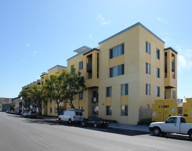 Lillian Place in San Diego, CA - Foto de edificio - Building Photo