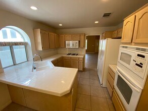 1837 Winners Cup Dr in Las Vegas, NV - Building Photo - Building Photo
