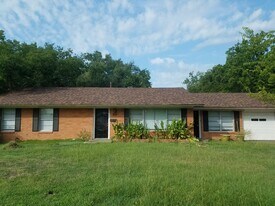 1010 Dexter Dr S in College Station, TX - Building Photo
