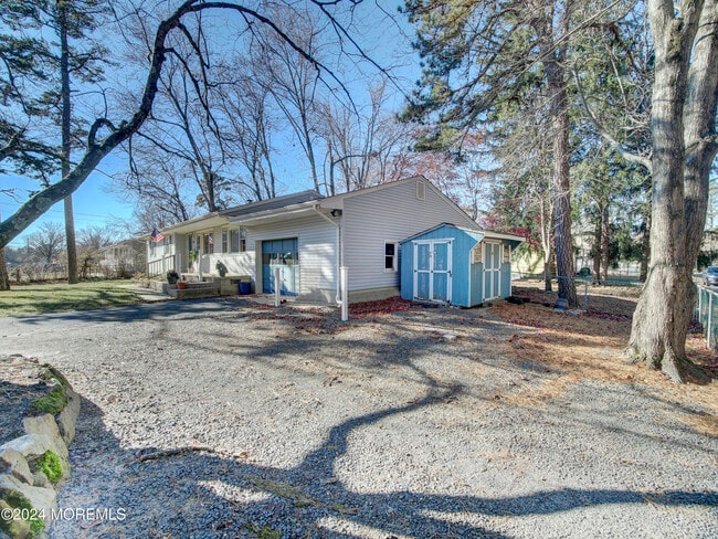 18 Blue Spruce Dr in Jackson Township, NJ - Building Photo - Building Photo