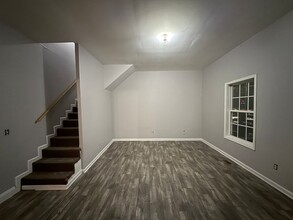 615 5th Ave E in Springfield, TN - Foto de edificio - Building Photo