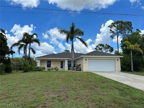 3807 NW 42nd Ln in Cape Coral, FL - Building Photo - Building Photo