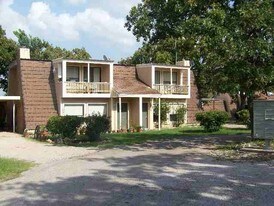 209 Big Oaks Dr in Kingsland, TX - Building Photo