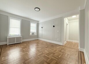 12 Chatsworth Ave in Larchmont, NY - Building Photo - Building Photo