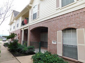 2710 Grants Lake Blvd in Sugar Land, TX - Building Photo - Building Photo