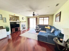 4236 Club Vista Dr in Palmdale, CA - Building Photo - Building Photo