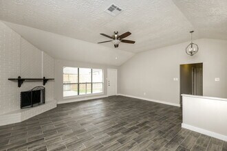 4403 Pawnee St in Baytown, TX - Building Photo - Building Photo