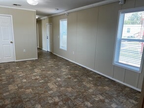 709 N Collins Fwy in Howe, TX - Foto de edificio - Building Photo