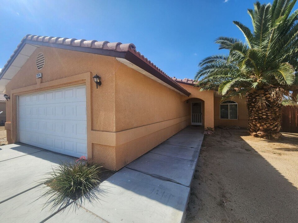 72174 Sunnyvale Dr in Twentynine Palms, CA - Building Photo