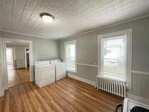 350 Portland St in Rochester, NH - Building Photo - Building Photo