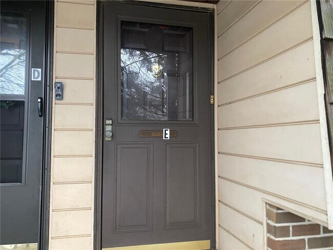 1037 Village Round-Unit -E in Allentown, PA - Building Photo - Building Photo