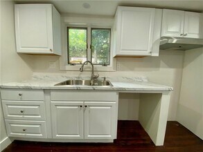 14 S Baptist St in Newport, RI - Building Photo - Building Photo