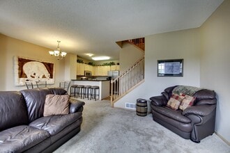 1567 Legacy Pkwy E in St. Paul, MN - Building Photo - Building Photo