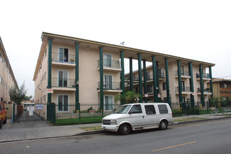 8315 Willis Ave in Panorama City, CA - Building Photo - Building Photo