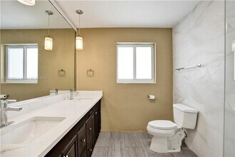 2031 NE 62nd St in Fort Lauderdale, FL - Building Photo - Building Photo