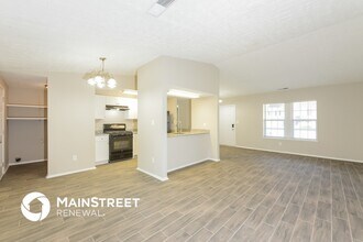 5254 Long Green Ln in Stone Mountain, GA - Foto de edificio - Building Photo