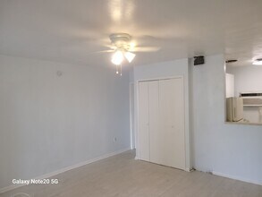 1133-1137 Martha Dr in Daytona Beach, FL - Foto de edificio - Building Photo