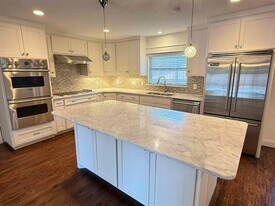 6121 Preston Haven Dr in Dallas, TX - Building Photo