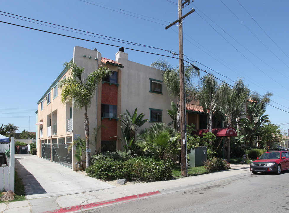 Bramson Place in San Diego, CA - Foto de edificio