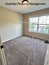 11952 Emery Village Dr N in Champlin, MN - Building Photo - Building Photo