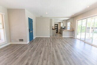 7706 Quakertown Ave in Los Angeles, CA - Building Photo - Building Photo