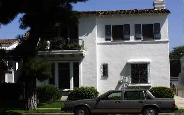 4264 Degan Blvd in Los Angeles, CA - Building Photo