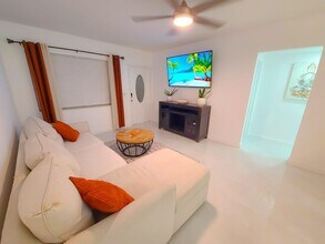 20520 NE 15th Ave in Miami, FL - Building Photo - Building Photo