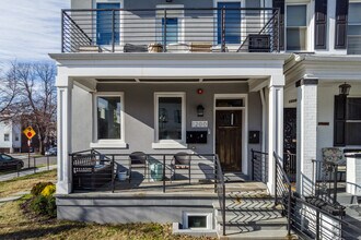 1200 Staples St NE in Washington, DC - Foto de edificio - Building Photo