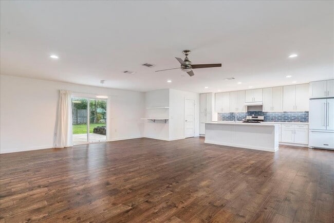 1405 Glenwood Dr in Austin, TX - Building Photo - Building Photo