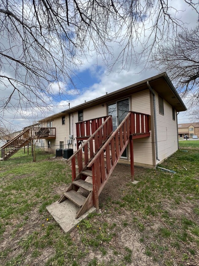 324 S Kiowa Ct in Junction City, KS - Building Photo - Building Photo