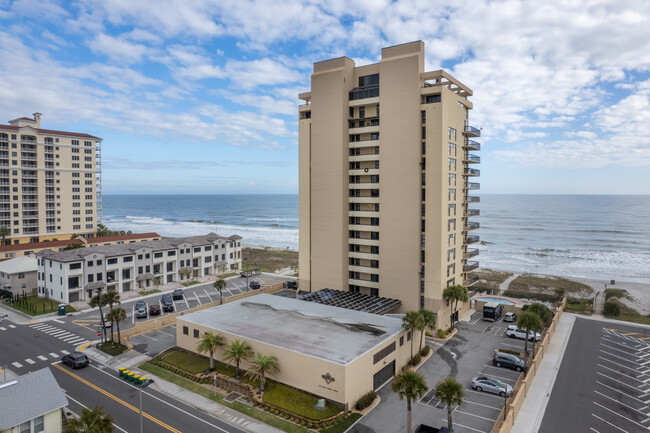 The Waterford Condominiums in Jacksonville Beach, FL - Building Photo - Building Photo