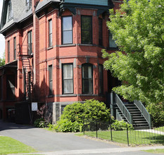 718 Madison Ave in Albany, NY - Foto de edificio - Building Photo