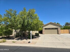 8414 W Northview Ave in Glendale, AZ - Building Photo