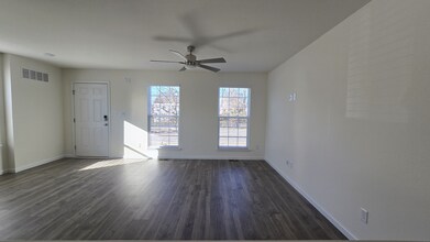 330 Fall Harvest Parkway in Wentzville, MO - Building Photo - Building Photo