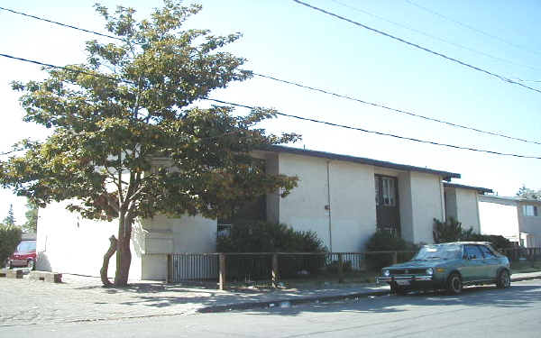 918 Sunset Ave in Santa Rosa, CA - Foto de edificio - Building Photo