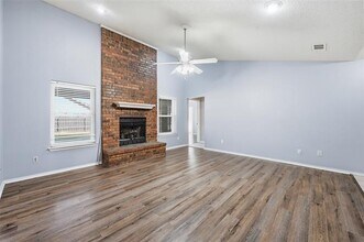 6421 Fairview Dr in Watauga, TX - Building Photo - Building Photo