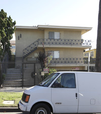 144 N Catalina St in Los Angeles, CA - Foto de edificio - Building Photo