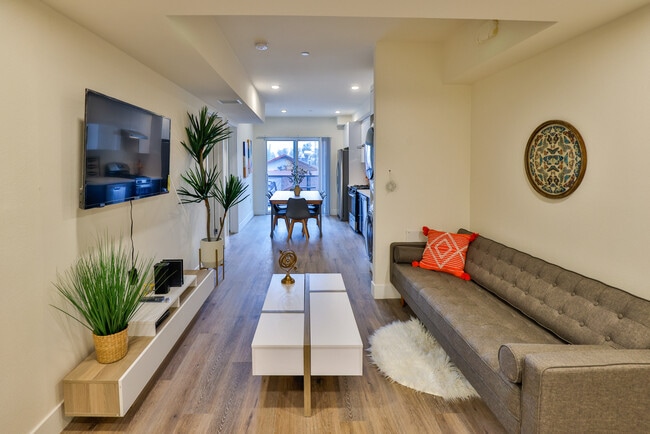 1164 W 37th Pl photo'